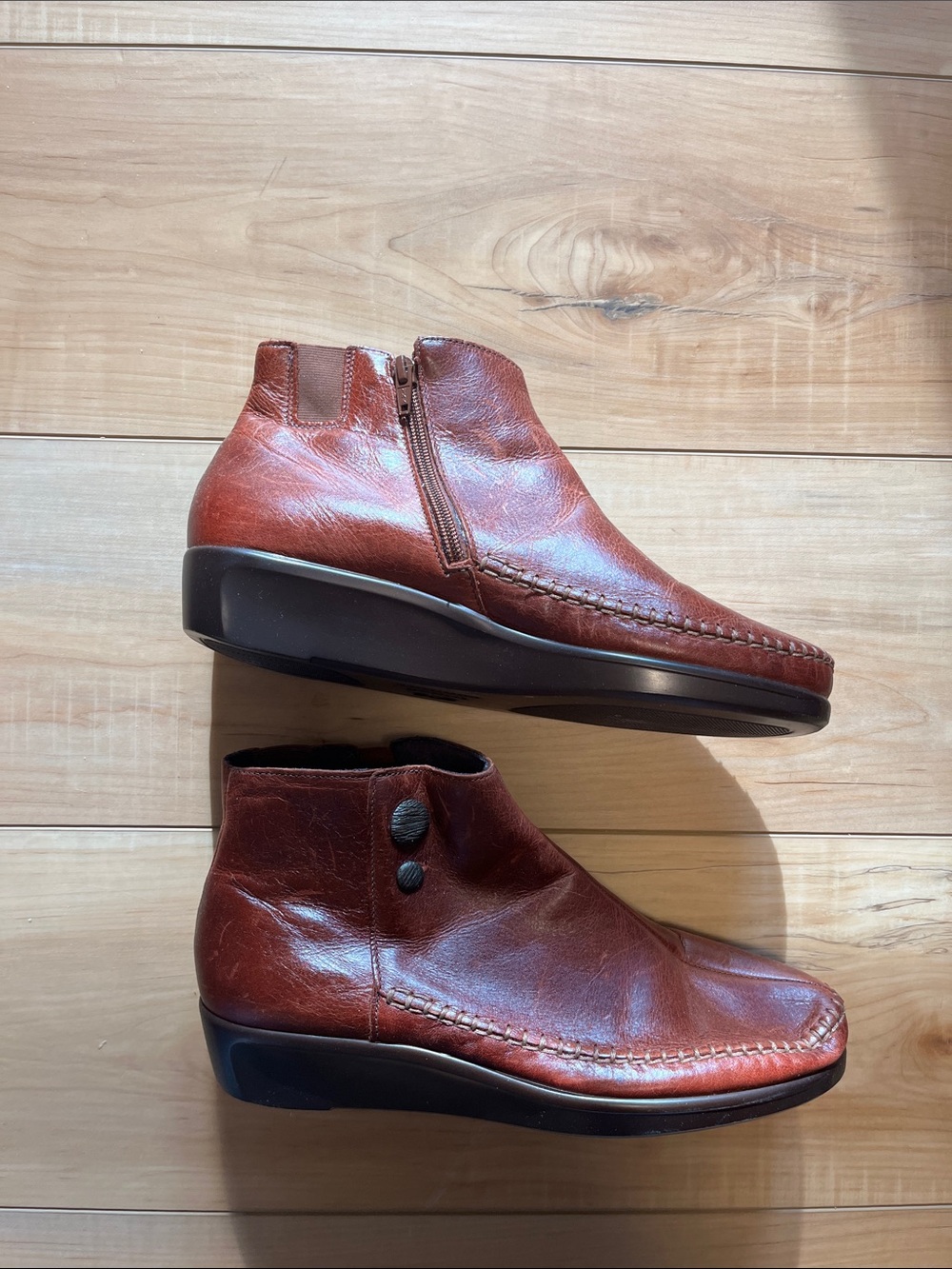 Women's Casual Leather Ankle Booties in Chestnut Brown